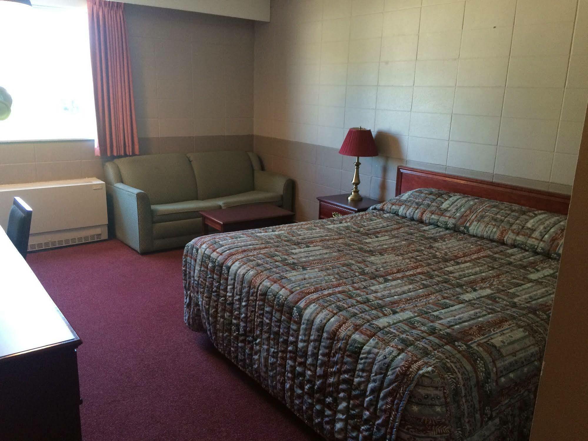 Midtown Motor Inn Bonnyville エクステリア 写真